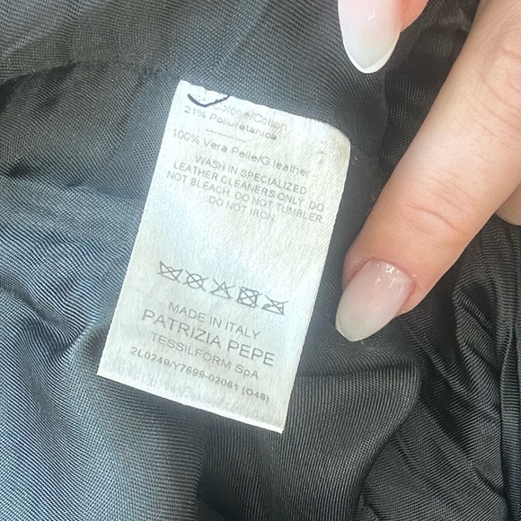 Leather Combo Low Rise Cargo Pocket Bermuda Shorts - Picture 11 of 12